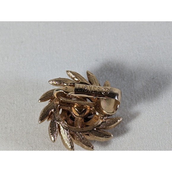 Lisner Signed Clip On Earrings Gold Tone Swirled Textured Round Vintage - Picture 3 of 4